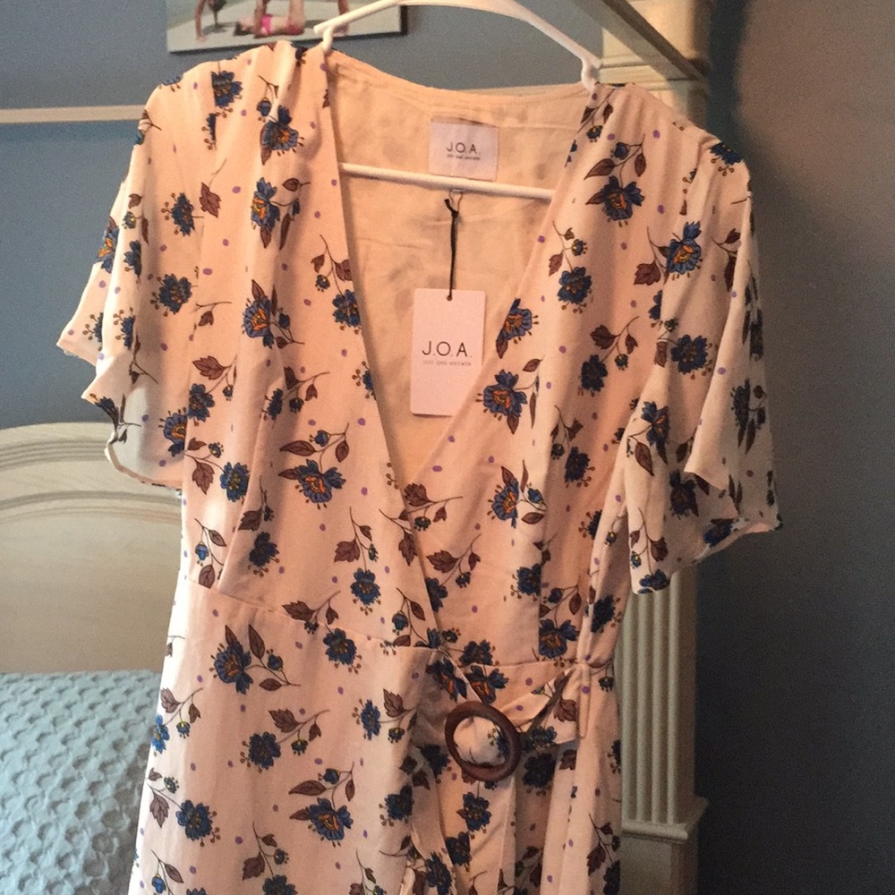 COPY - JOA Floral wrap dress size small